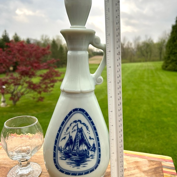 Vintage MCM Jim Beam 1963 Delft Blue Dutch Ship Windmill Decanter - Picture 2 of 10